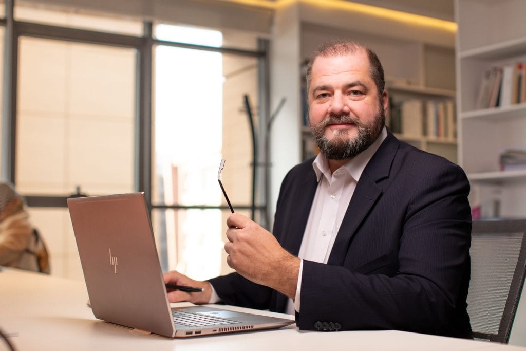 Portrait de Laurent Charlet